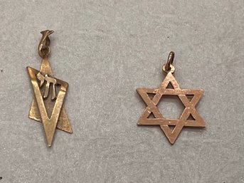 2 Jewish Stars 14kt Gold